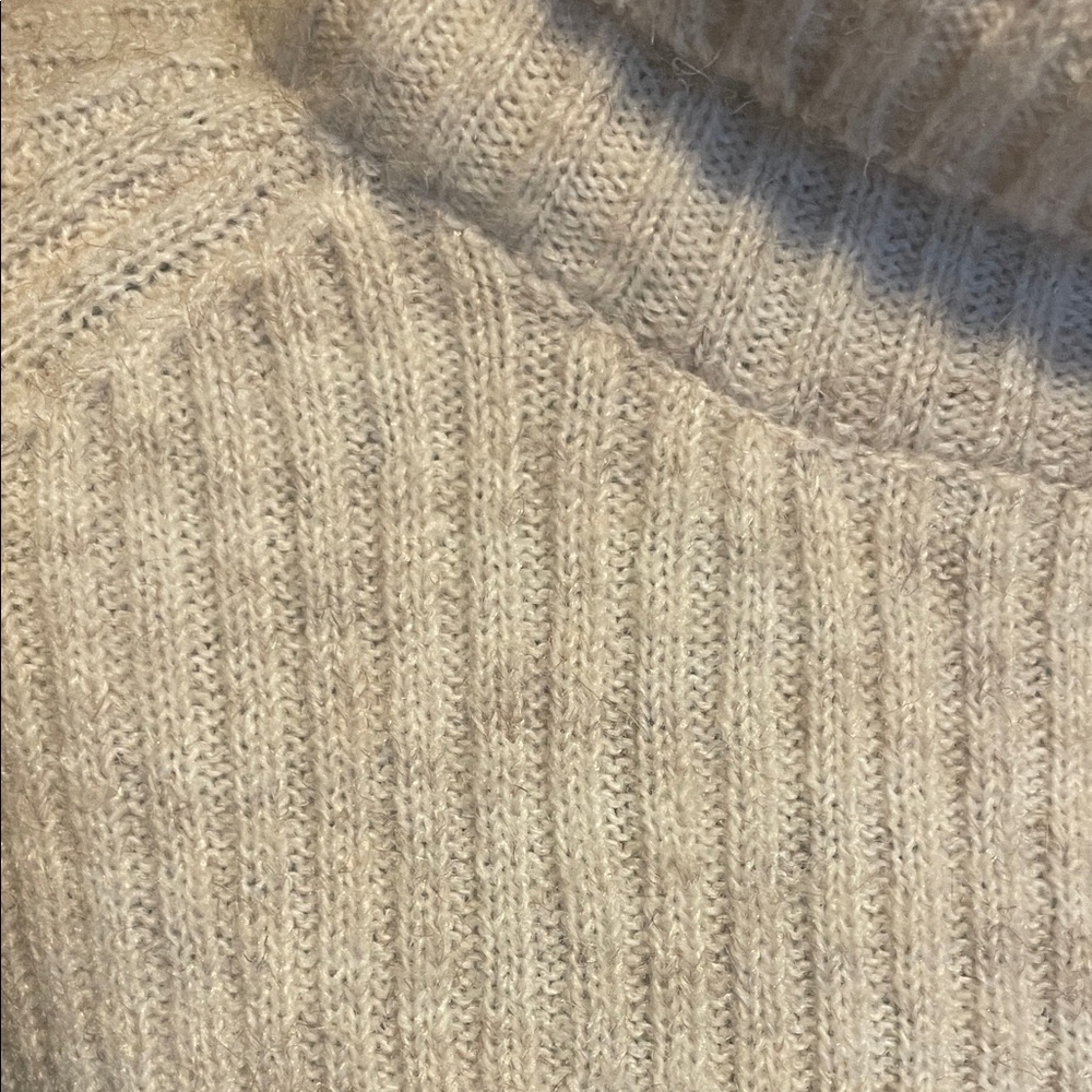 POL Oatmeal Turtleneck Backless Sweater Size Medium - Picture 5 of 10